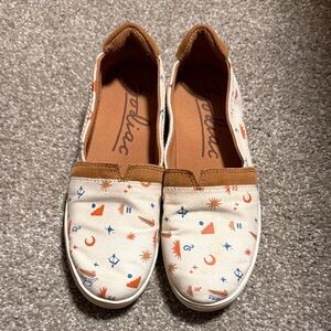 Zodiac Cream and Brown Slip-On Flats